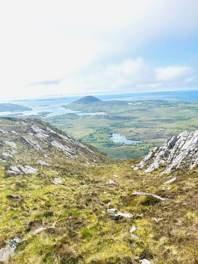 Red Deer Cosy Apartment In Letterfrack Connemara المظهر الخارجي الصورة